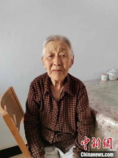 薩仁托婭拍攝的“草原母親”?！∷_仁托婭供圖