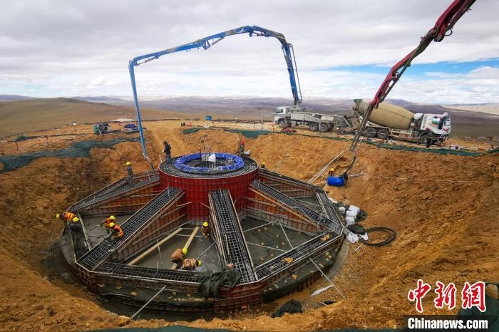 資料圖為該風電場建設(shè)現(xiàn)場。　中國電建集團成都勘測設(shè)計研究院有限公司 供圖