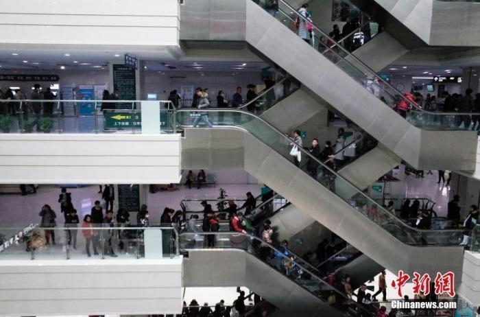 資料圖：某醫(yī)院門診樓。 <a target='_blank' href='/'>中新社</a>記者 殷立勤 攝
