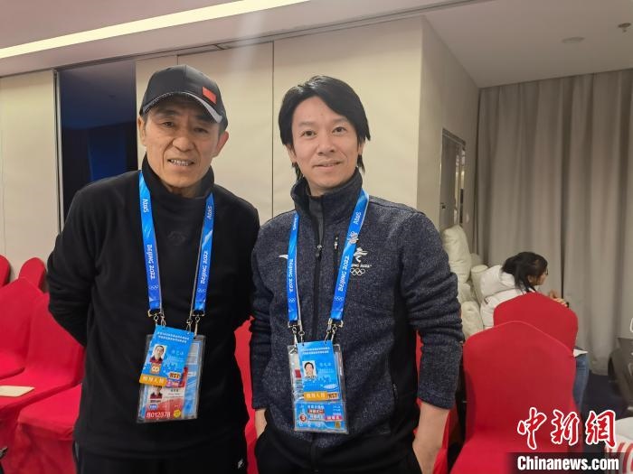 張文海與張藝謀的合影?！埼暮?供圖