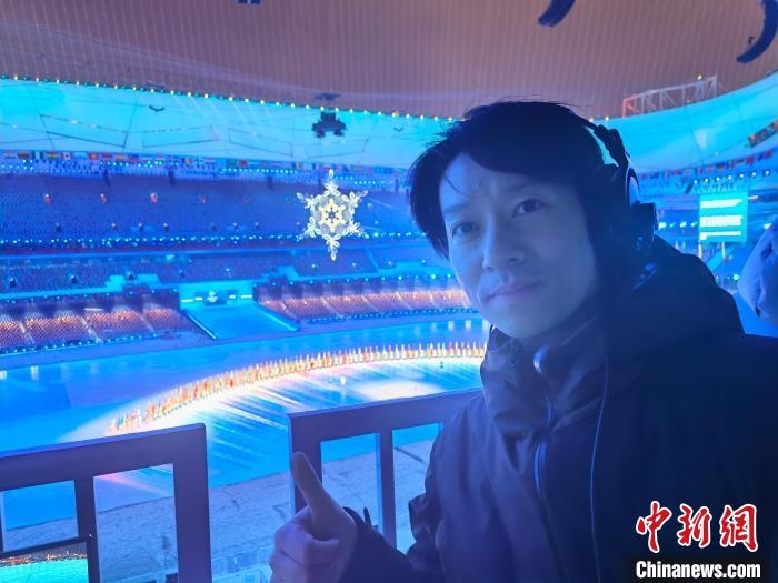 張文海在“鳥巢”內(nèi)?！埼暮?供圖