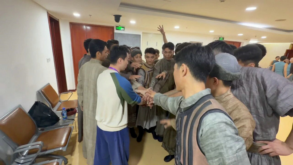 1766475751128277.jpg 覺(jué)醒10.jpg