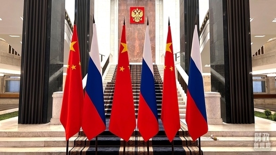 △習主席在這里同米舒斯京總理握手合影。（總臺央視記者程鋮拍攝）