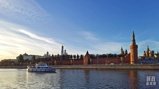 △坐落在莫斯科河畔的克里姆林宮。（總臺央視記者郭鴻拍攝）
