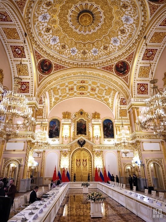 △習主席和普京總統(tǒng)舉行大范圍會談的會場。（總臺央廣記者潘毅拍攝）