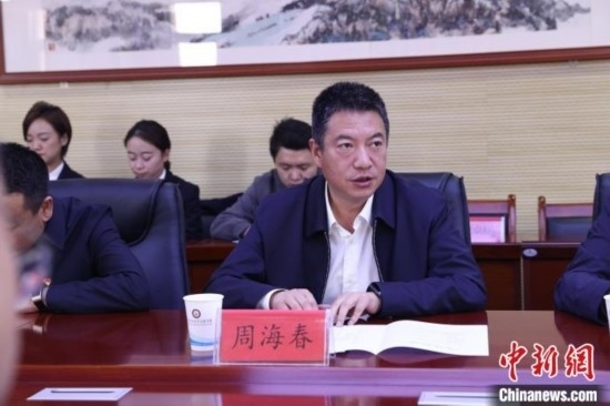 圖為西寧城市職業(yè)技術(shù)學(xué)院黨委書記周海春發(fā)言。青海省人民檢察院供圖
