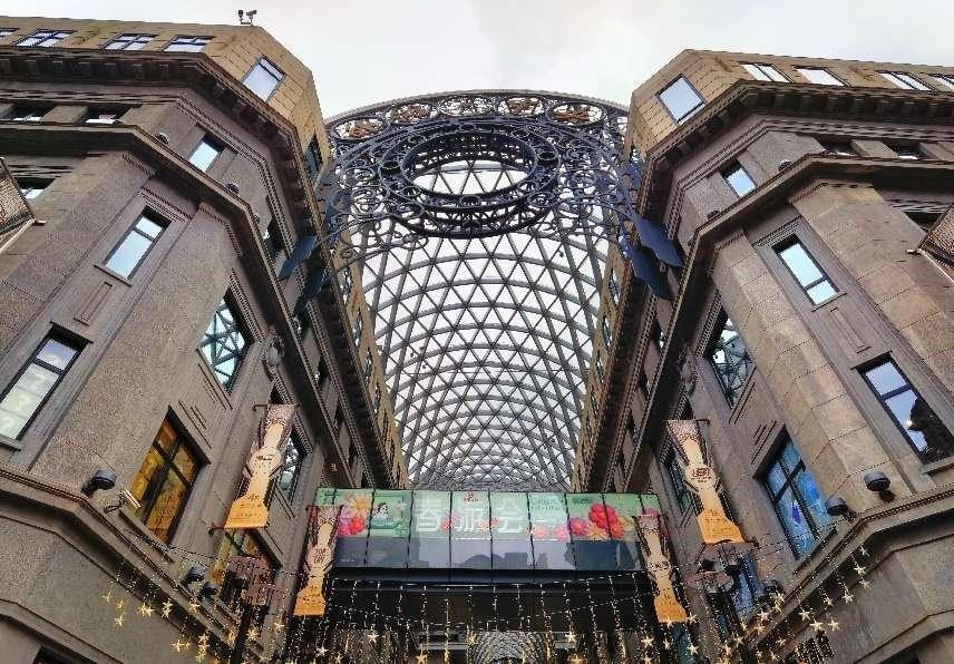 外灘中央廣場內(nèi)景。人民網(wǎng)記者 楊文全攝