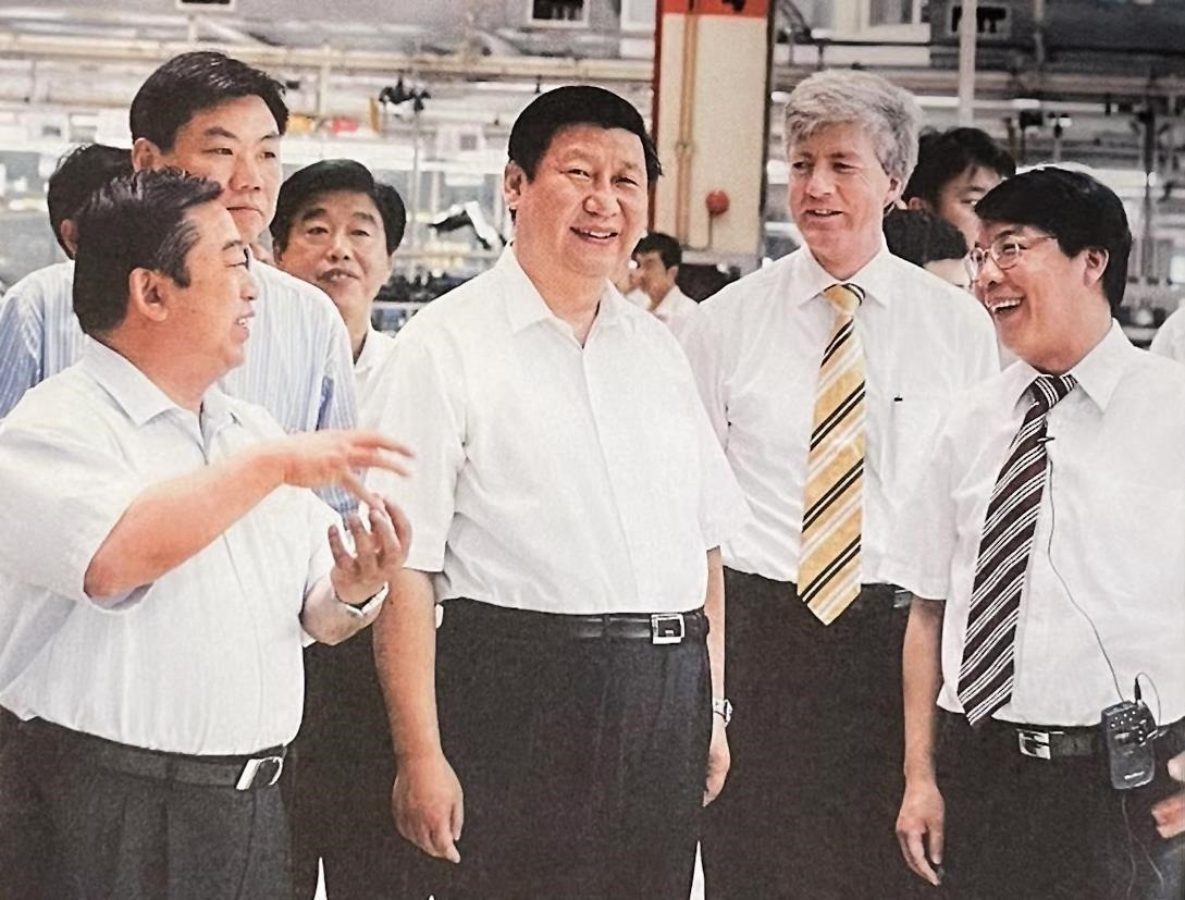 2007年7月，習(xí)近平調(diào)研上海大眾汽車有限公司。