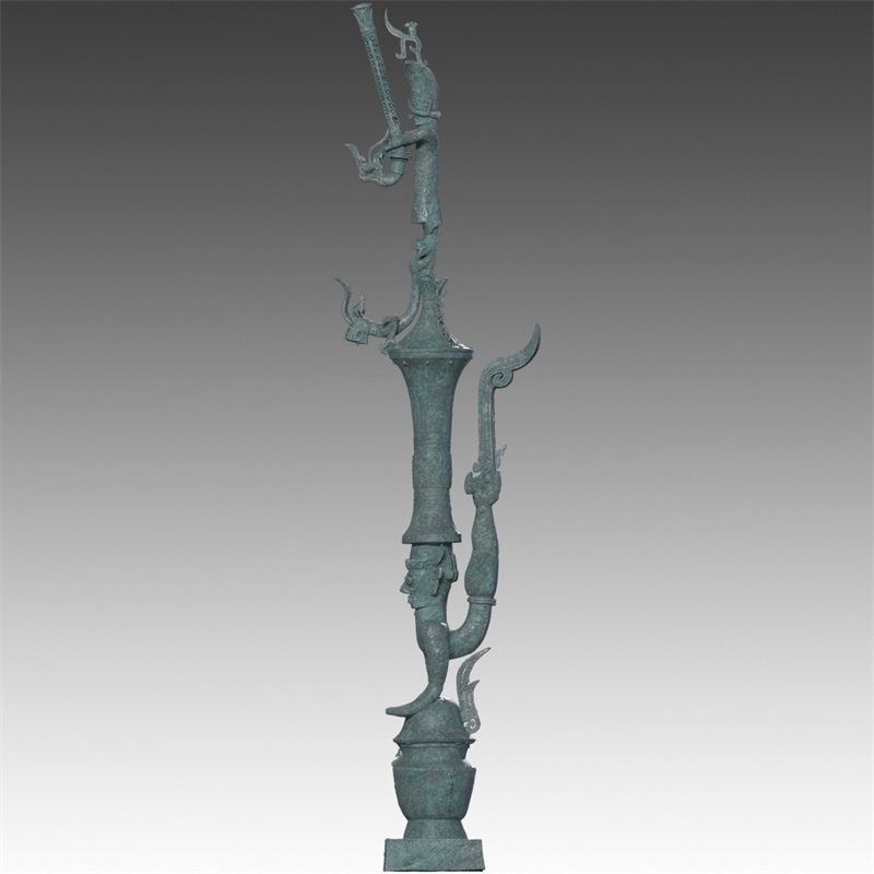 銅罍座倒立鳥(niǎo)足頂尊神像。四川省文物考古研究院供圖