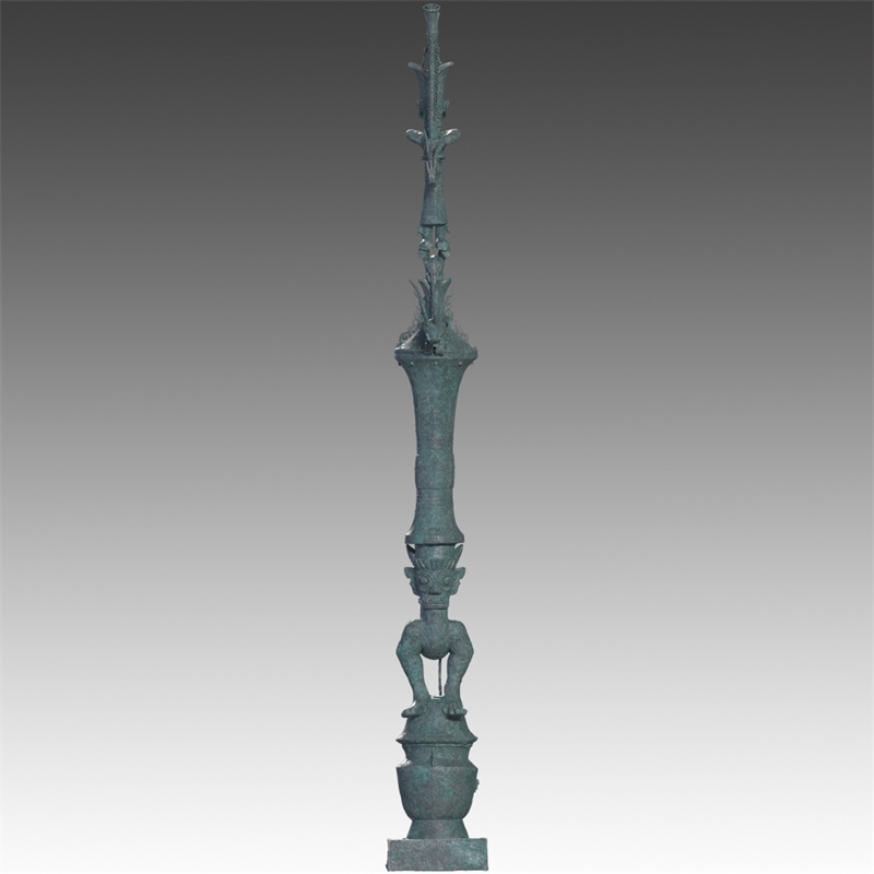 銅罍座倒立鳥(niǎo)足頂尊神像。四川省文物考古研究院供圖