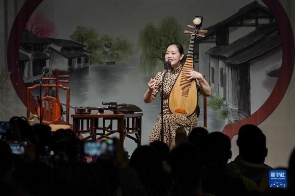 鏡觀中國(guó)丨雙面“繡”姑蘇