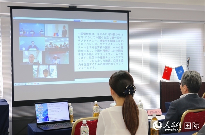 中國貿(mào)促會副會長柯良棟視頻致辭。人民網(wǎng) 許可攝