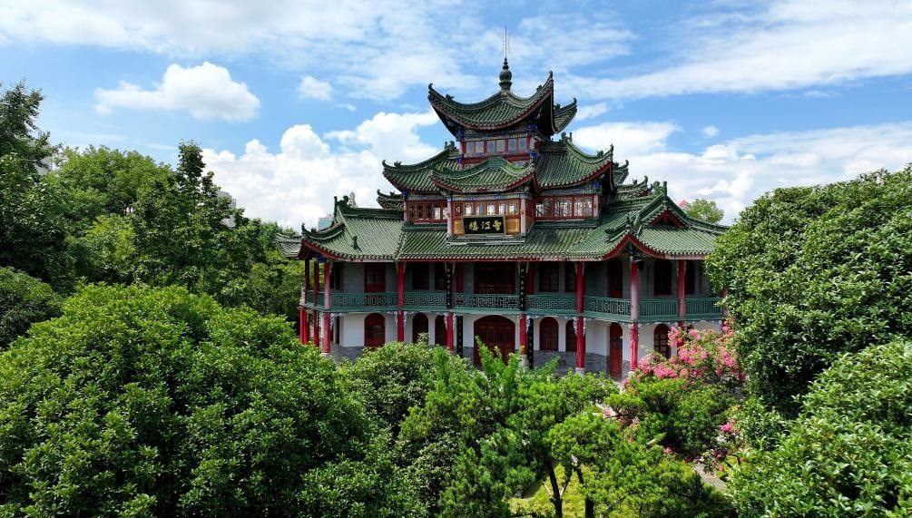 近日拍攝的陜西省漢中市博物館望江樓。新華社記者 劉瀟 攝