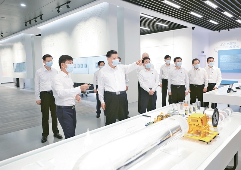 2023年7月5日至7日，中共中央總書(shū)記、國(guó)家主席、中央軍委主席習(xí)近平在江蘇考察。這是5日下午，習(xí)近平在蘇州工業(yè)園區(qū)考察。 新華社記者 鞠鵬/攝