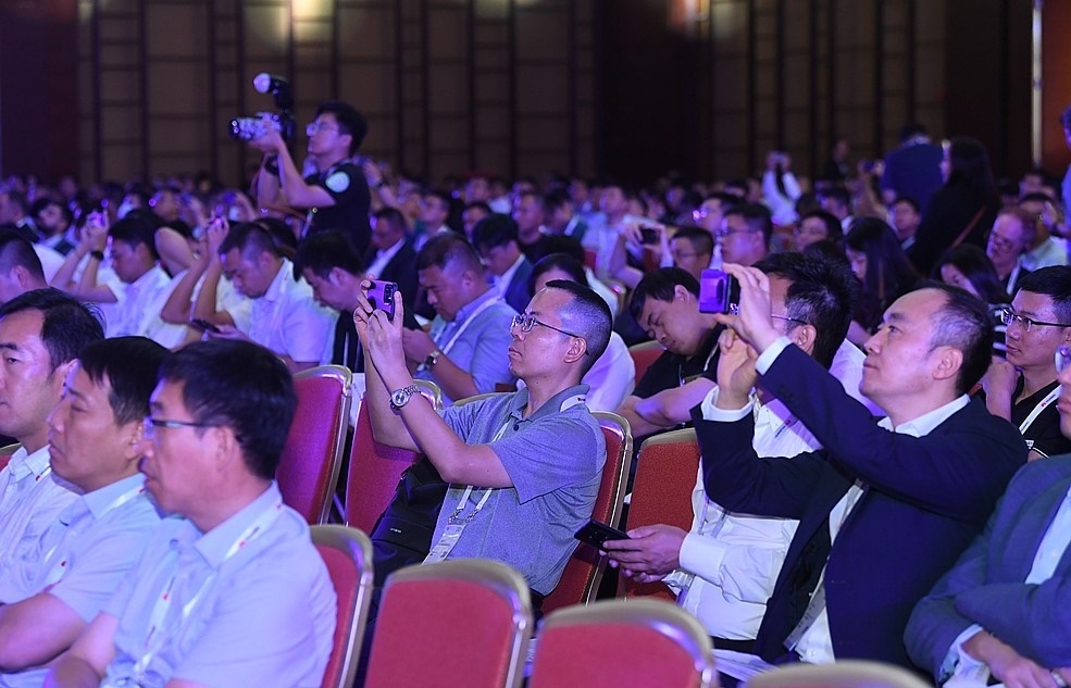 2023數(shù)字經(jīng)濟(jì)峰會(huì)·城市智能升級(jí)主題論壇現(xiàn)場。人民網(wǎng)記者 翁奇羽攝