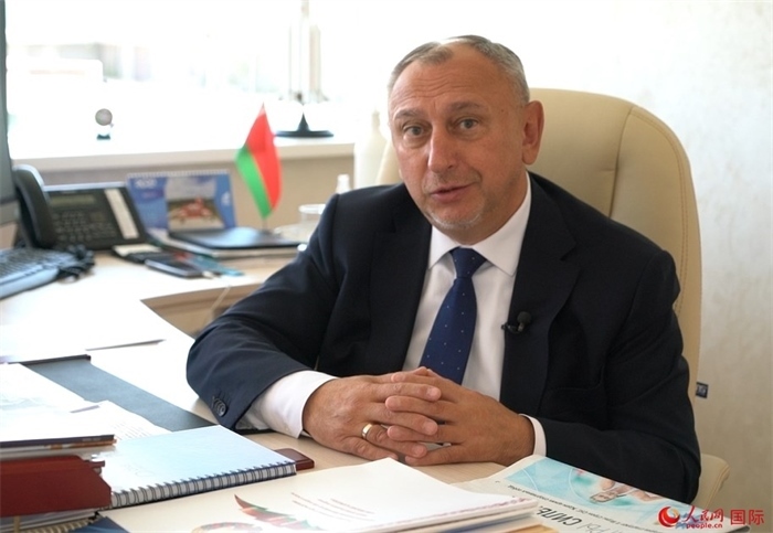 中白工業(yè)園管委會(huì)主任亞歷山大·亞羅申科接受人民網(wǎng)記者采訪。人民網(wǎng) 皇甫萬里攝