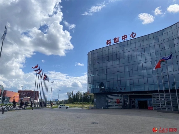 中白科技成果產(chǎn)業(yè)化創(chuàng)新中心大樓。人民網(wǎng)記者 王震攝