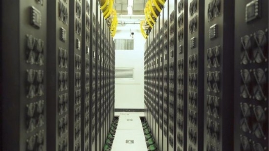 貴安超算中心內(nèi)的機(jī)房。人民網(wǎng) 陽(yáng)茜攝