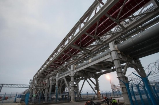 這是2018年8月8日在俄羅斯薩別塔拍攝的中俄亞馬爾項目輸氣管道。（新華社記者吳壯攝）