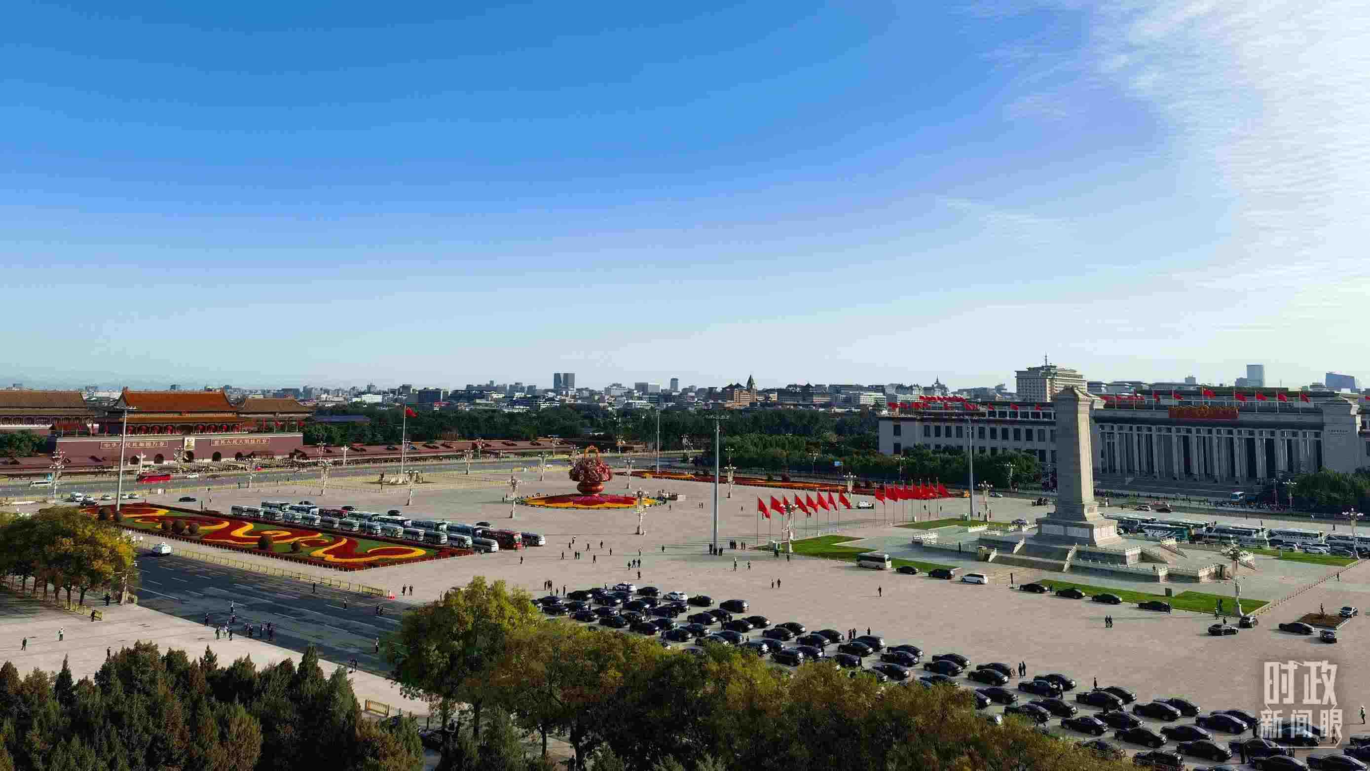 △18日的天安門(mén)廣場(chǎng)。（總臺(tái)央視記者周志國(guó)拍攝）