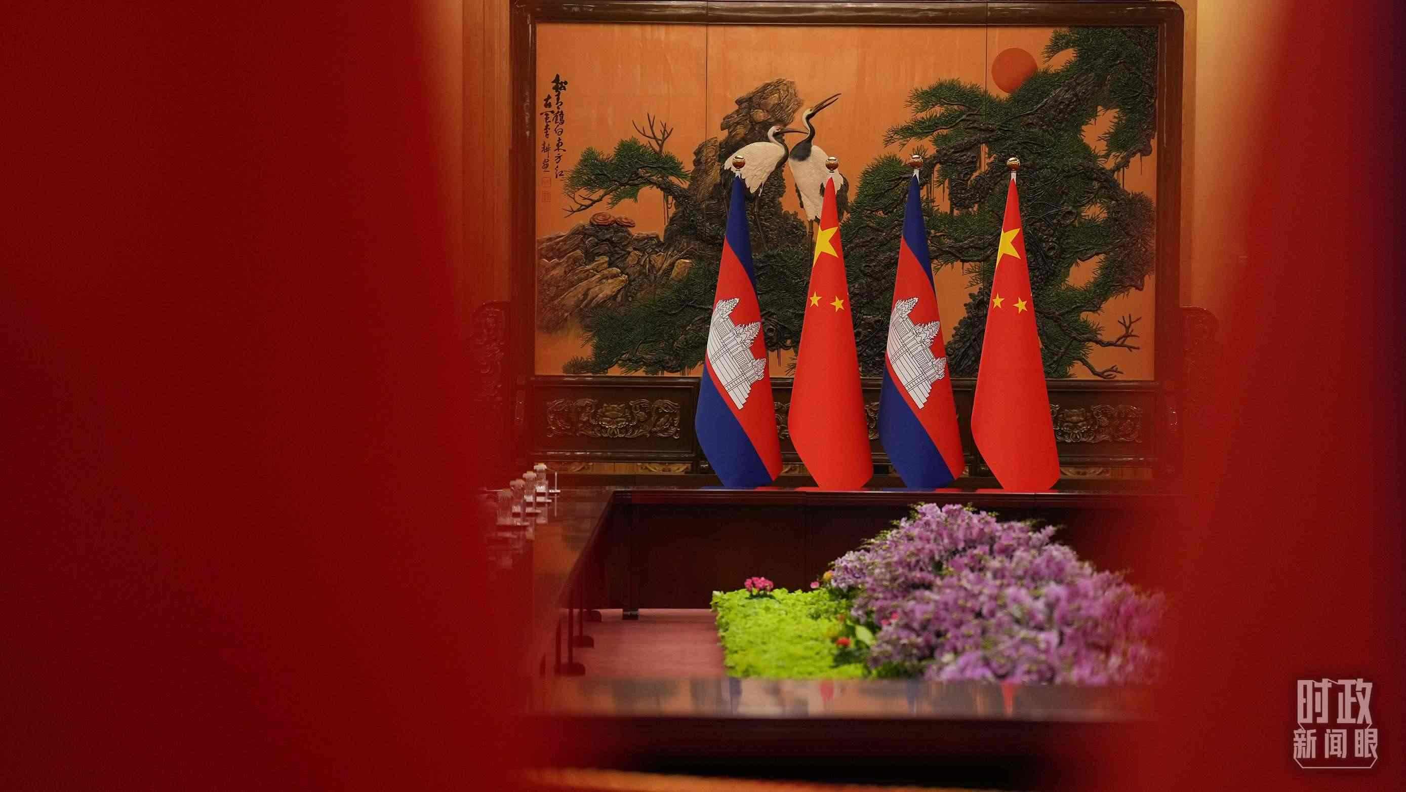 △人民大會(huì)堂，中柬兩國(guó)領(lǐng)導(dǎo)人會(huì)見現(xiàn)場(chǎng)。（總臺(tái)國(guó)廣記者李晉拍攝）
