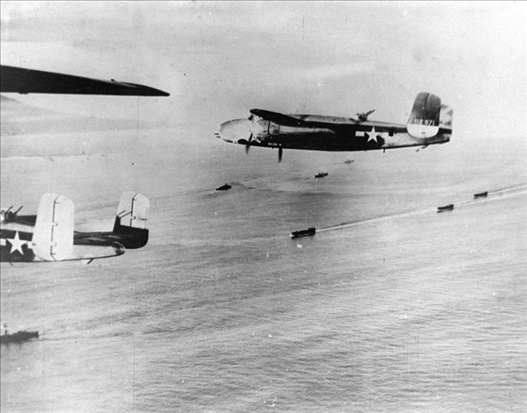 1942年4月18日，美國航空母艦甲板上B－25解放式轟炸機(jī)起飛轟炸東京工業(yè)區(qū)域，此為日本首次受盟軍之進(jìn)攻。
