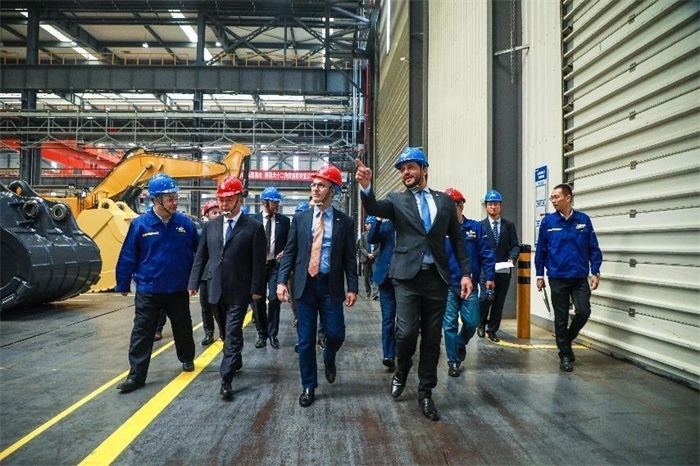 巴西米納斯吉拉斯州州長羅梅烏·澤馬到徐工集團(tuán)考察。徐工集團(tuán)供圖