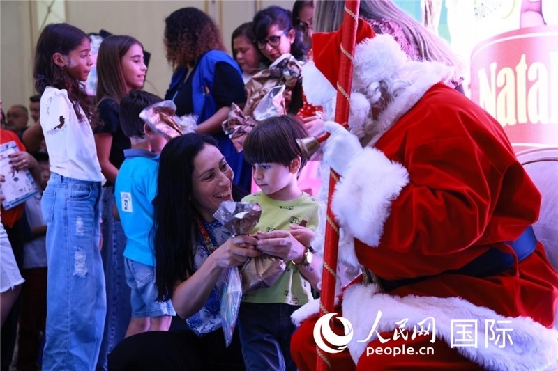 捐贈(zèng)活動(dòng)現(xiàn)場(chǎng)。人民網(wǎng)記者宋亦然攝