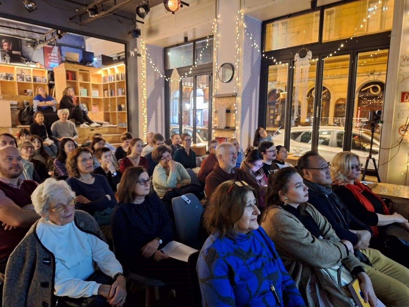 活動吸引了40余位當(dāng)?shù)厥忻駞⑴c。摩爾多瓦尼·巴爾納巴斯攝