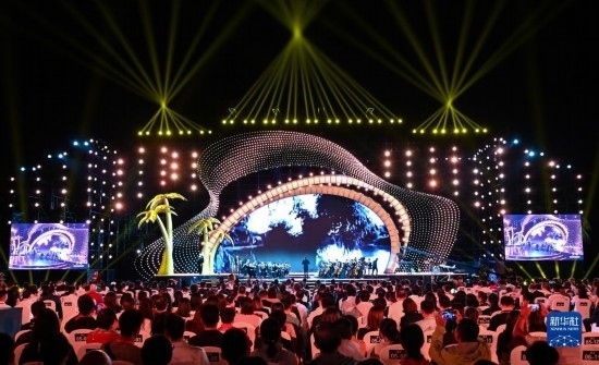 12月16日拍攝的第五屆海南島國際電影節(jié)開幕式現(xiàn)場。