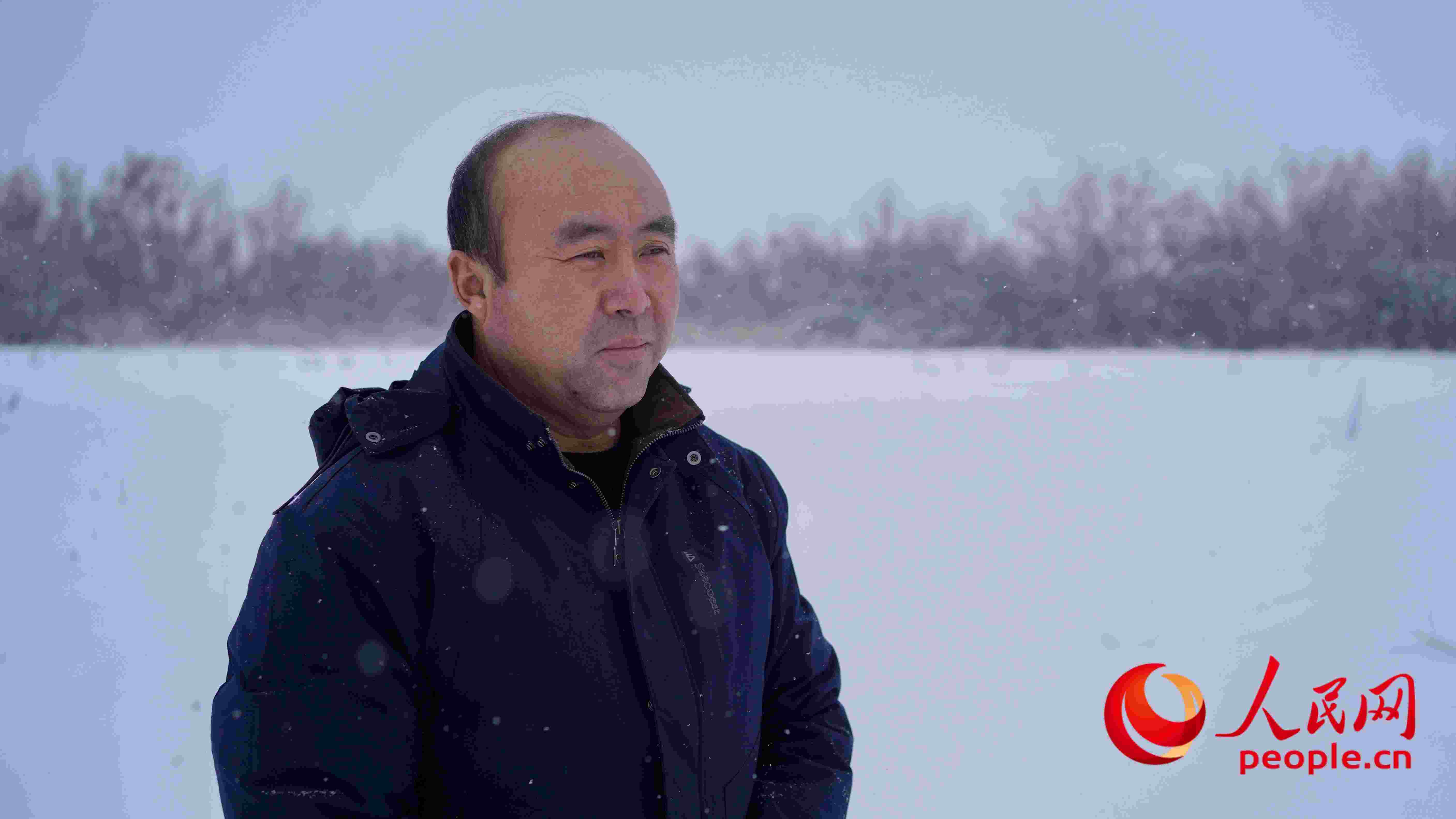 馬曉華回憶當(dāng)年和父親一起種樹(shù)的情形，滿是懷念。人民網(wǎng) 周靜圓攝