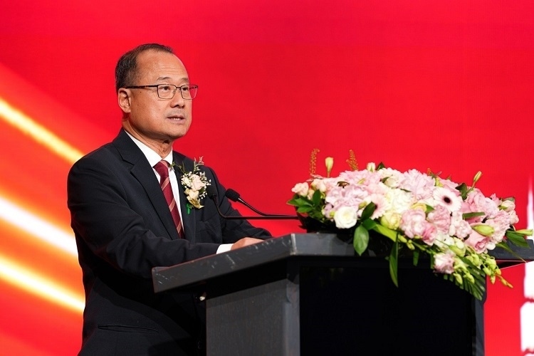 第十四屆全國政協(xié)常委、香港中華總商會(huì)會(huì)長蔡冠深致辭。阿聯(lián)酋中華工商總會(huì)供圖