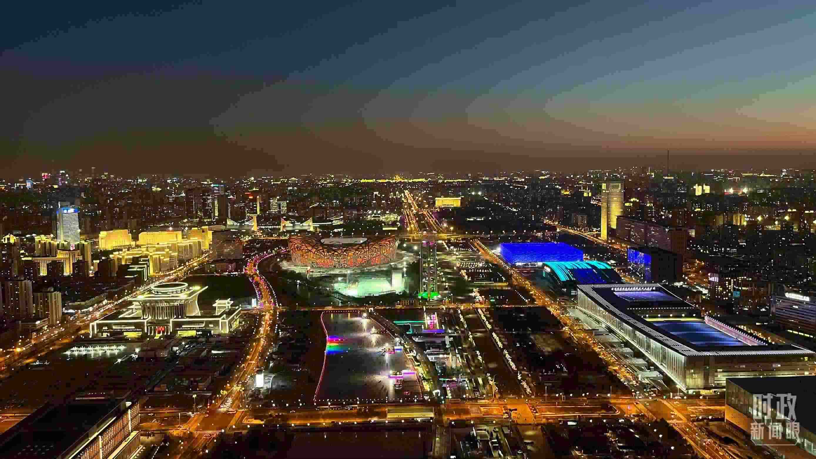 △2023年12月31日，從北京奧林匹克塔俯拍北京城區(qū)。（總臺央視記者金雨秋拍攝）