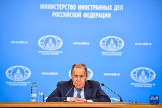 1月18日，在俄羅斯首都莫斯科，俄羅斯外長拉夫羅夫回答記者提問。新華社發(fā)（亞歷山大攝）