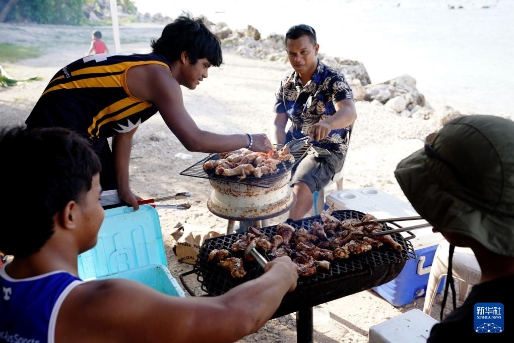 1月20日，當(dāng)?shù)厝嗽阼敽＿厽?。新華社記者 王申 攝