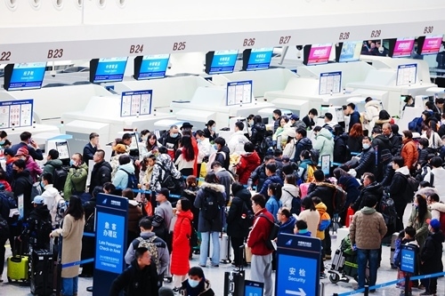 2024年春運(yùn)首日，大興機(jī)場(chǎng)預(yù)計(jì)保障進(jìn)出港旅客13.59萬人次。大興機(jī)場(chǎng)供圖