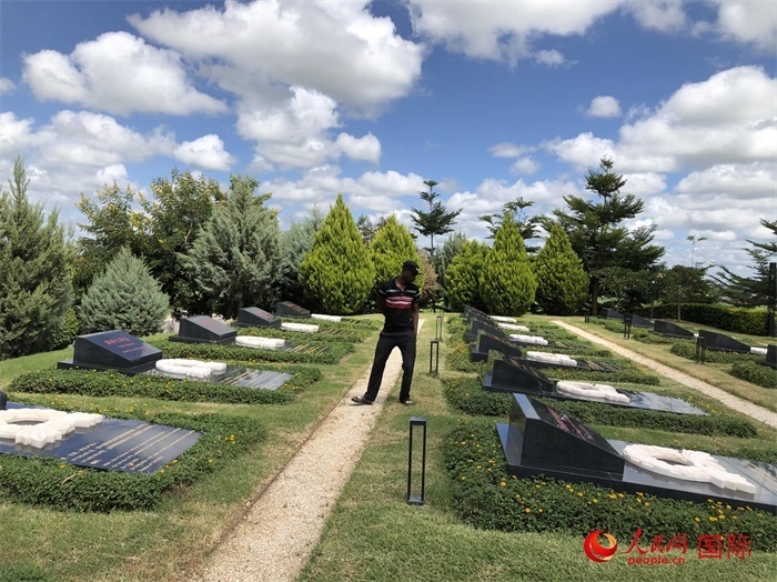 烈士園區(qū)。人民網(wǎng)記者 黃培昭攝