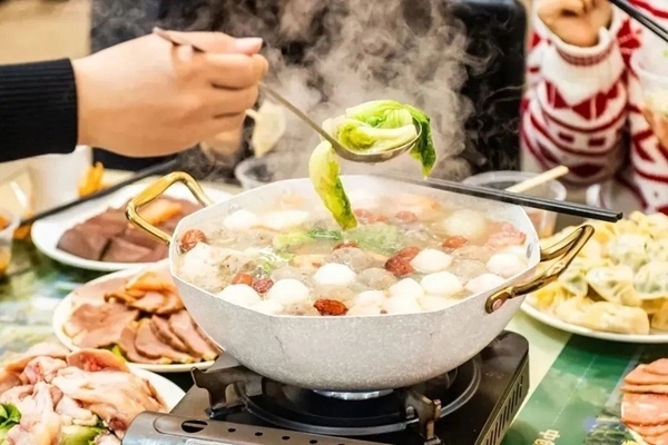 華南理工大學推出火鍋年夜飯。校方供圖