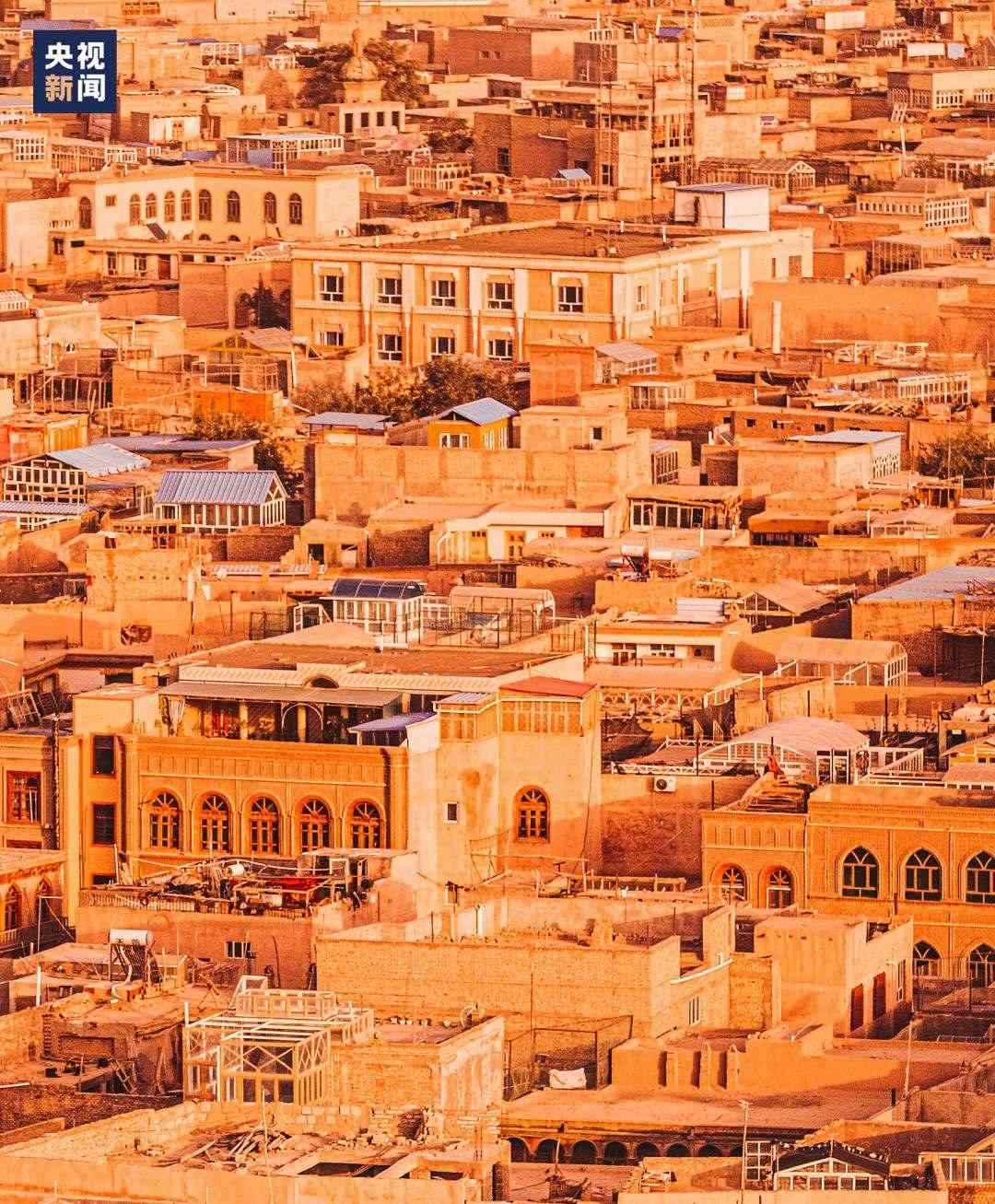 △喀什古城在天山和昆侖山的守護下，留住了千年前的樣子。