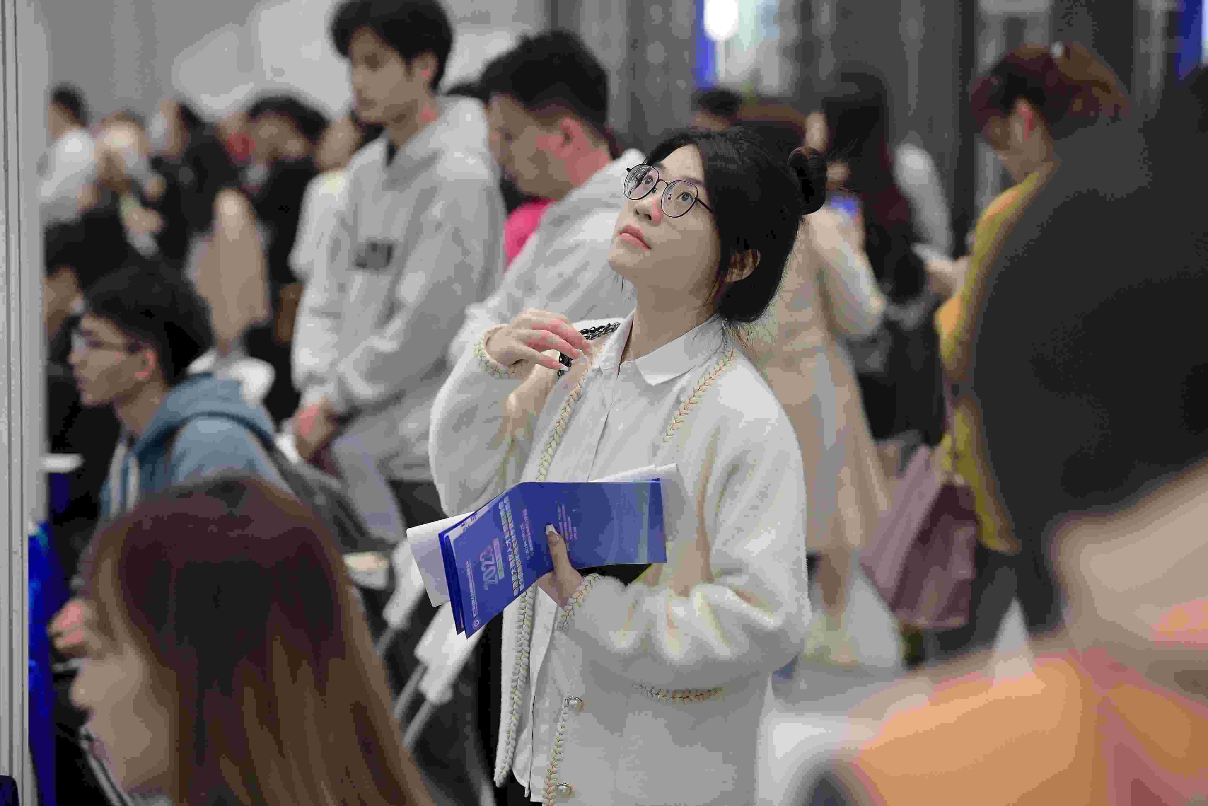  2023年11月22日，2023年粵港澳大灣區(qū)人才專場(chǎng)招聘會(huì)暨第27屆全國(guó)高校畢業(yè)生秋季就業(yè)雙選會(huì)在深圳國(guó)際會(huì)展中心舉辦。