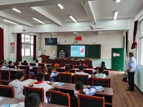 安全知識宣傳進(jìn)校園。將樂縣農(nóng)業(yè)農(nóng)村局供圖