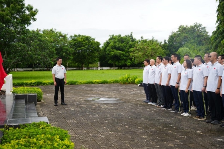 醫(yī)療隊(duì)隊(duì)長(zhǎng)致詞。中國(guó)援桑醫(yī)療隊(duì)供圖