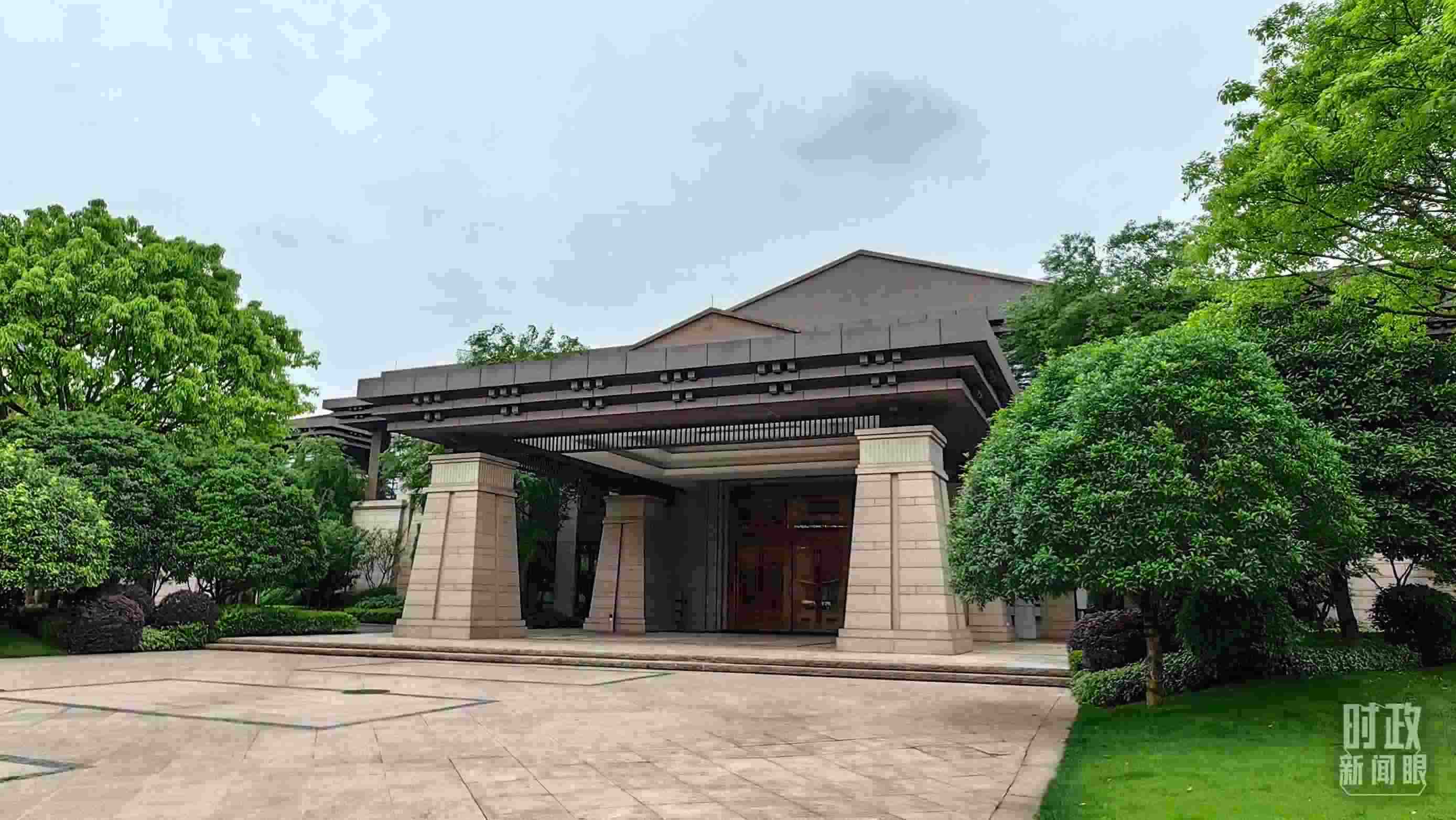 △重慶市渝州賓館，新時代推動西部大開發(fā)座談會在這里召開。（總臺央視記者段德文拍攝）