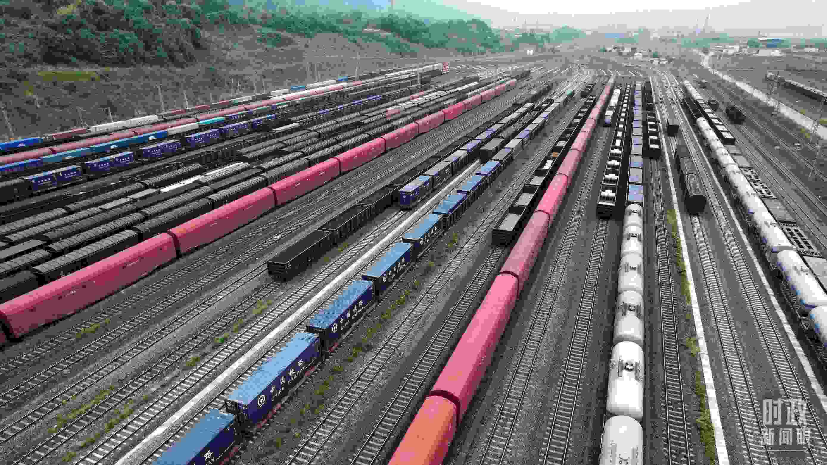 △重慶國際物流樞紐園區(qū)。（總臺央視記者范凱拍攝）