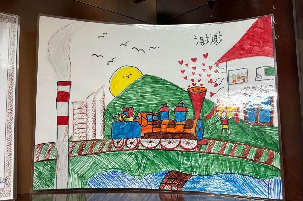 當(dāng)?shù)匦W(xué)生畫筆下的斯梅戴雷沃鋼廠。