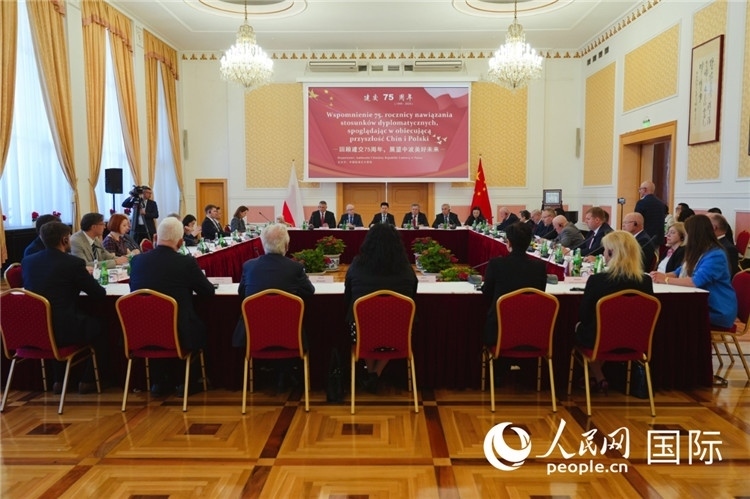 圖為座談會現(xiàn)場。 人民網記者 李增偉 攝