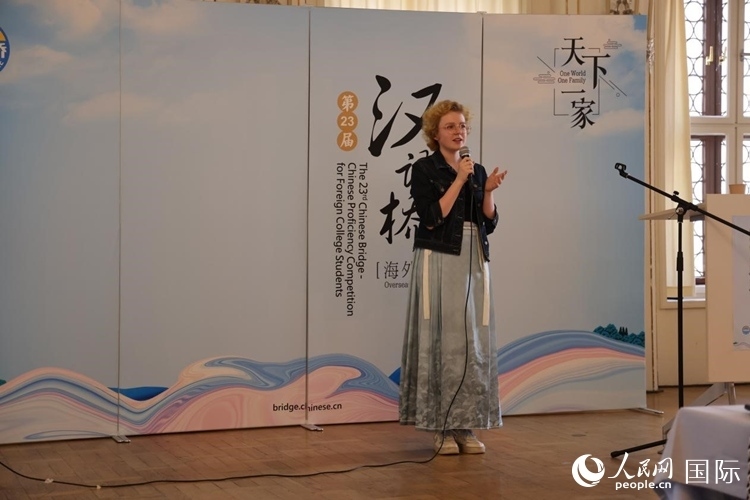 李歡欣在比賽中用中文演講。人民網(wǎng)記者 劉仲華攝