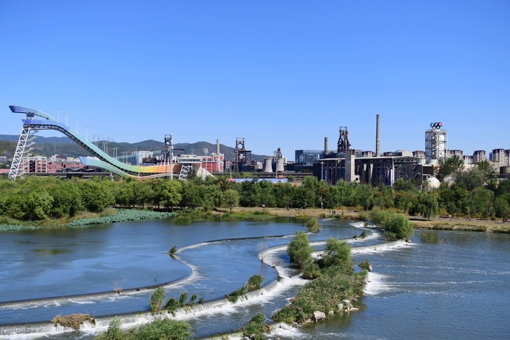 在北京首鋼園附近拍攝的永定河（2022年10月4日攝）。新華社記者 張晨霖 攝