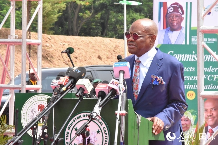 尼日利亞阿布賈首都地區(qū)部部長(zhǎng)威克致辭。人民網(wǎng)記者 姜宣攝