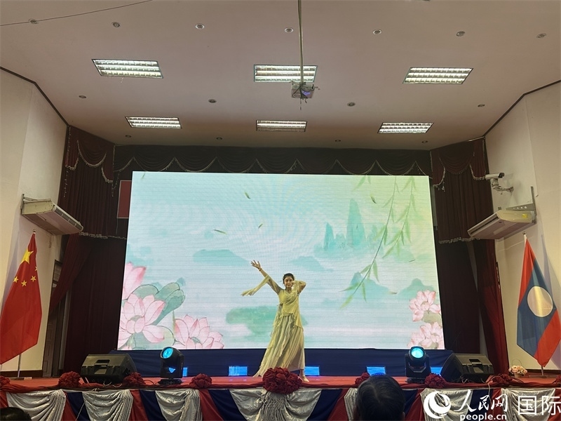 圖片：老撾選手參加第二十三屆漢語橋世界大學(xué)生中文比賽老撾賽區(qū)決賽。孫廣勇攝